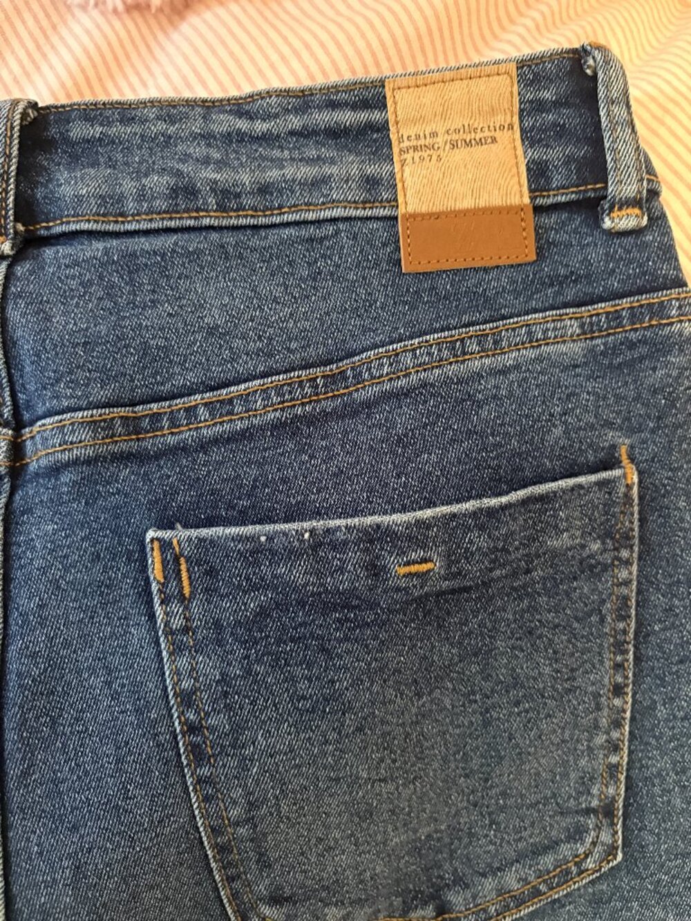 ZARA High-Rise Straight Leg Jeans – Dark Wash – Size 10 / EU 42